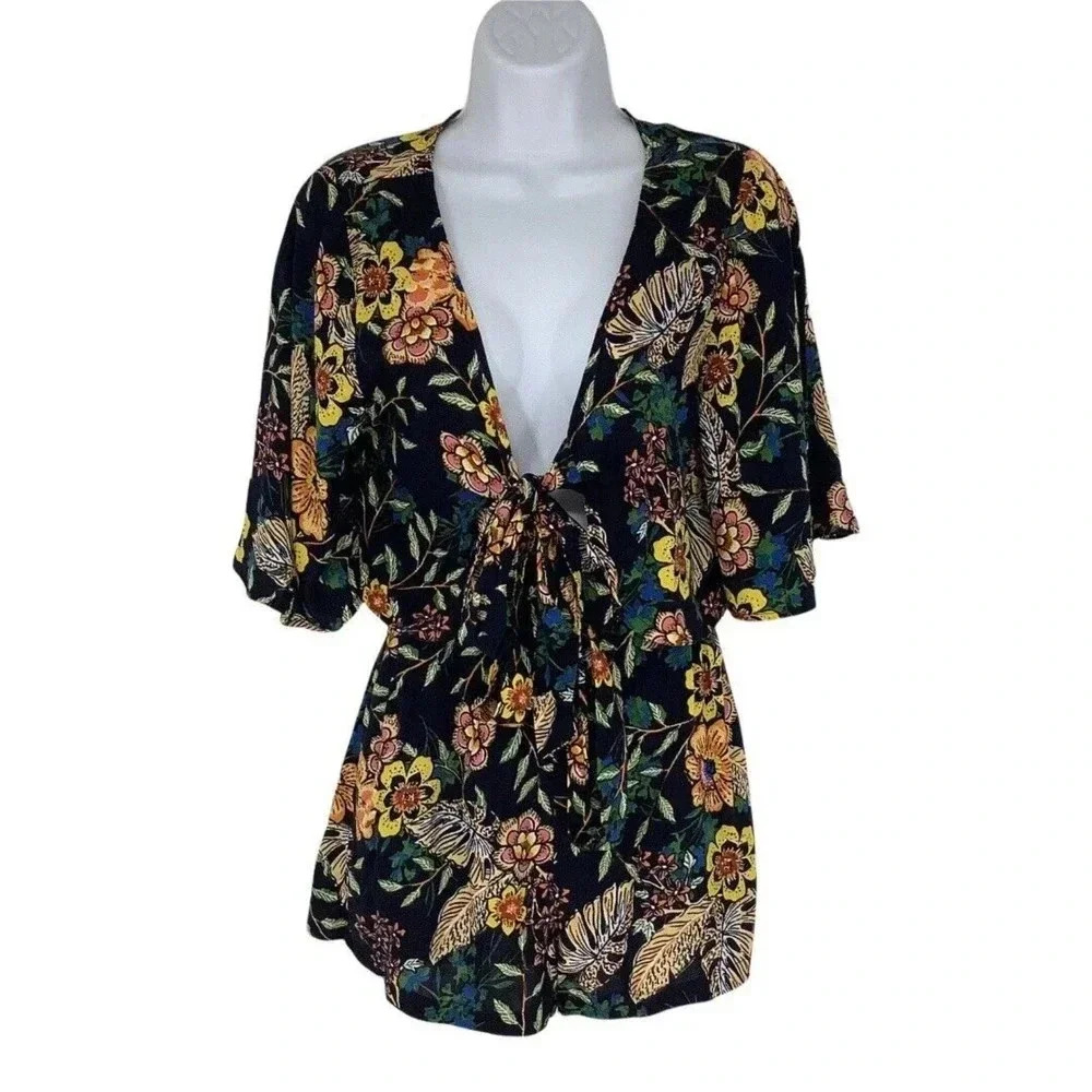 Miss Selfie black floral‎ two piece shorts & halter
